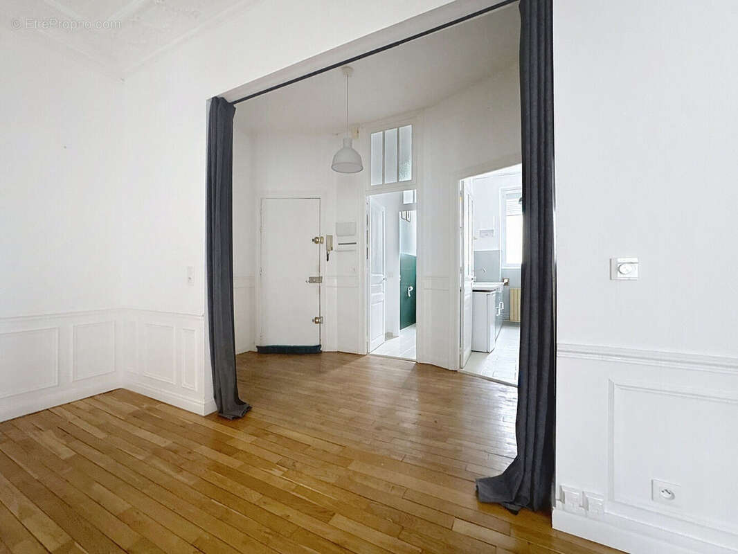 À vendre - rue de tambour - hyper centre de reims - appartement type 5 - 3 chambres - parking - cave - photo 2