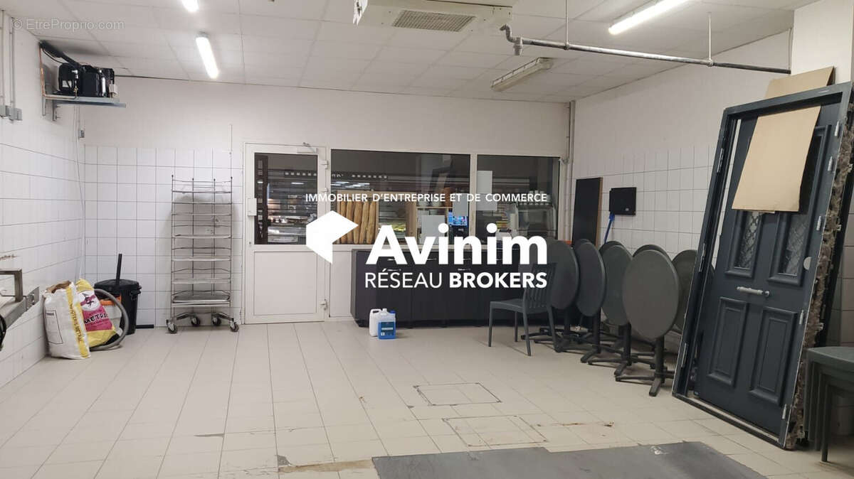 Commerce 426 m² à Annemasse  - photo 3