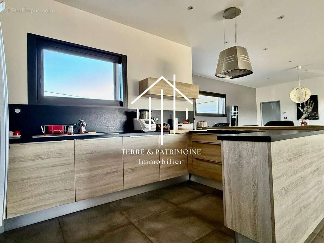 Maison à VALLON-PONT-D'ARC