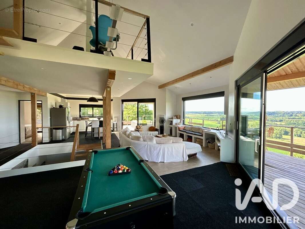 Maison 284 m² à Pimbo  - photo 3