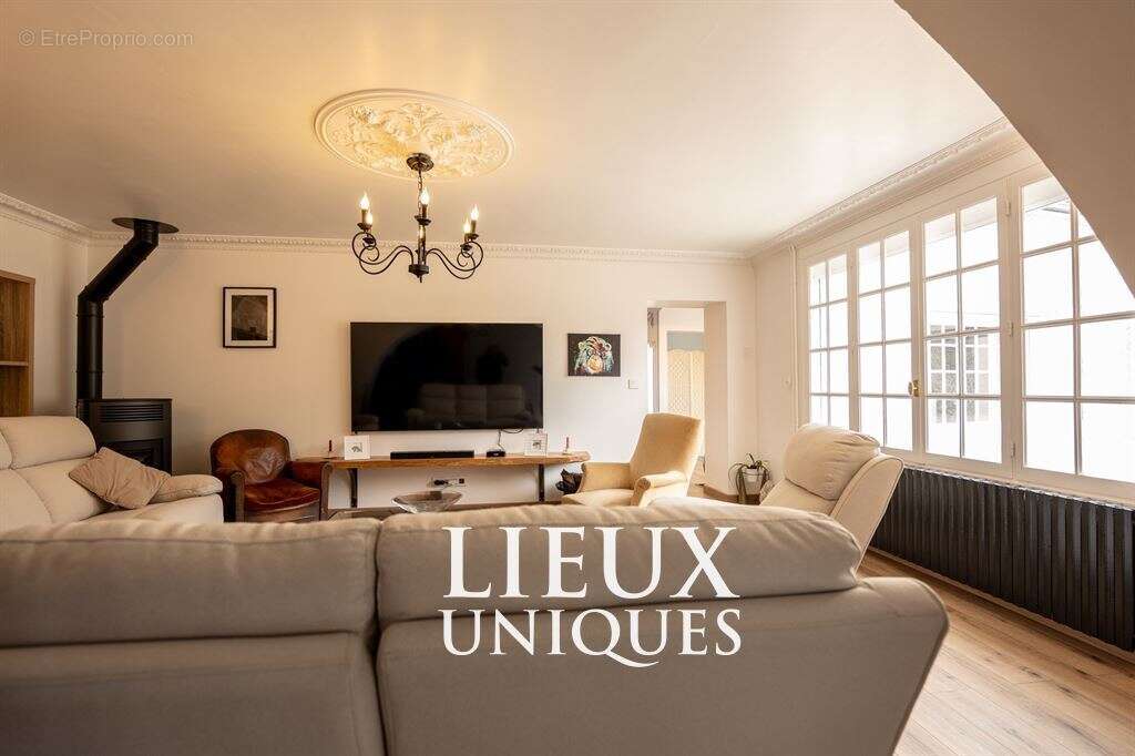 Maison à CHISSAY-EN-TOURAINE