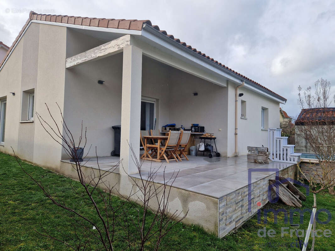 Maison 120 m² à Montbrison  - photo 4