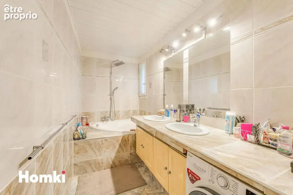Appartement T3 de 70 m² à Marseille 13010, Chemin la Valbarelle À Saint-Marcel - photo 8