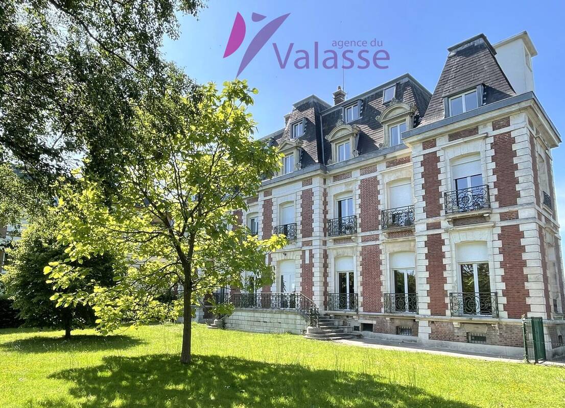 Appartement à GRUCHET-LE-VALASSE