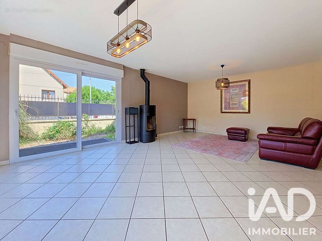 Maison 170 m² à Gagny  - photo 4