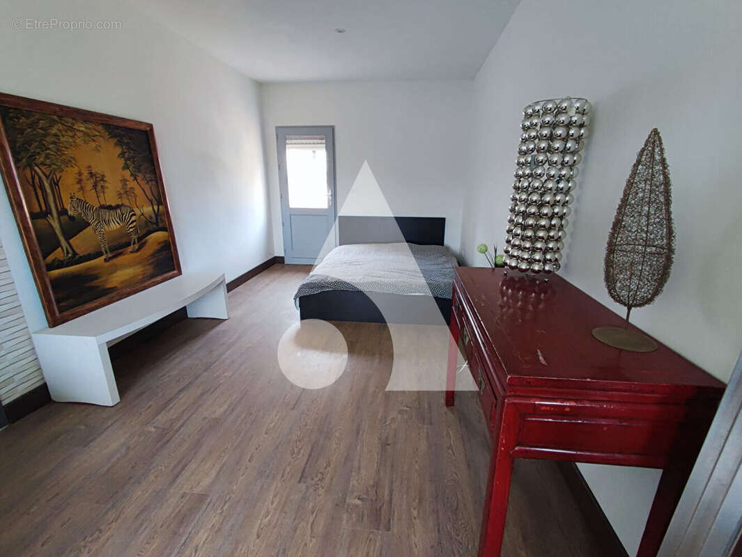 Maison à MONTREVAULT