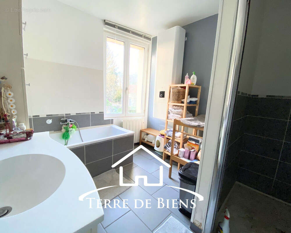 Exclusivité   Longère 6/7 pièces avec dépendances   148 m2   SECTEUR VEZAPONIN - photo 8