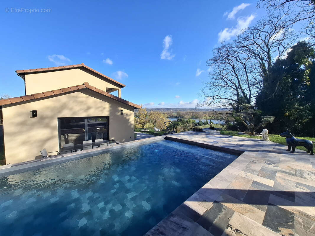 Maison à SAINT-PIERRE-DE-BOEUF