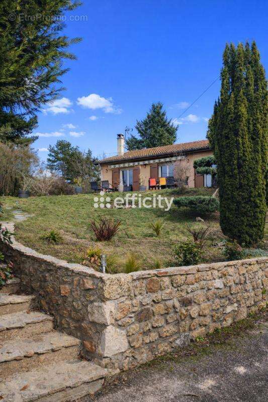 Maison à VAUGNERAY