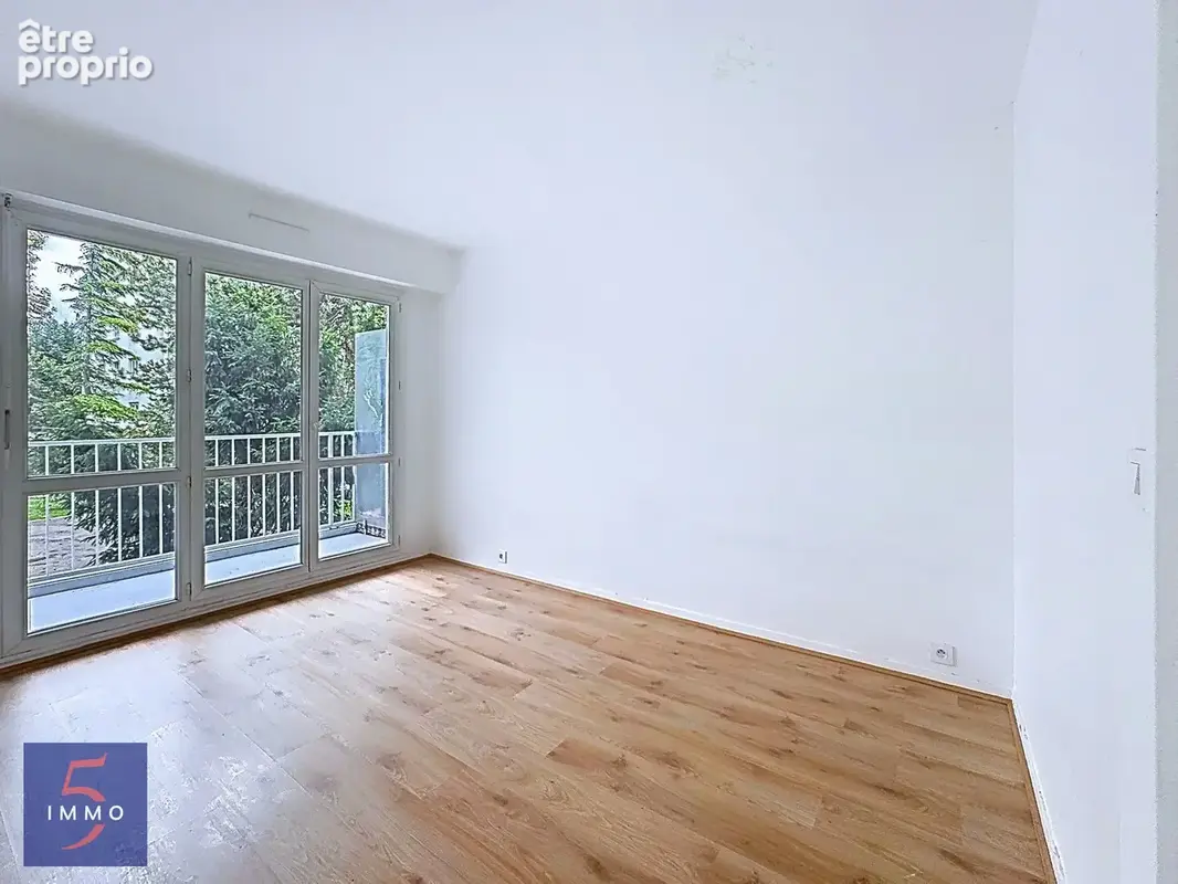 Prix attractif –f2 proche rer bry – balcon 10 m² - photo 5