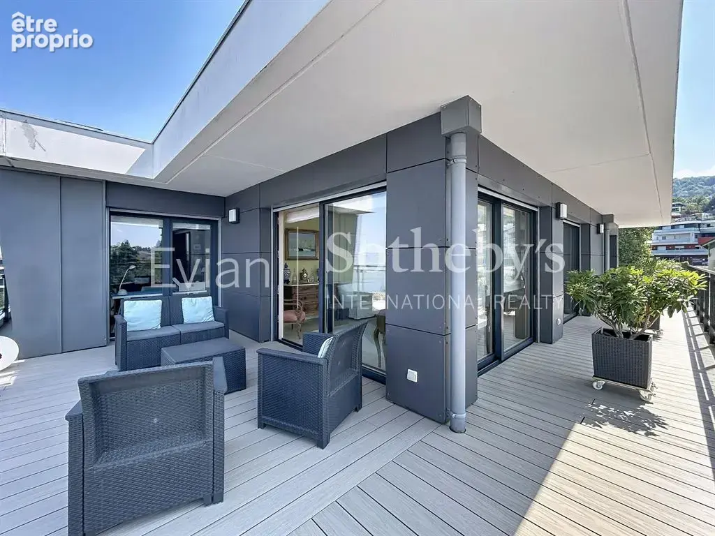 Evian-les-Bains – Appartement T4 en attique avec vue panoramique sur le lac - photo 13
