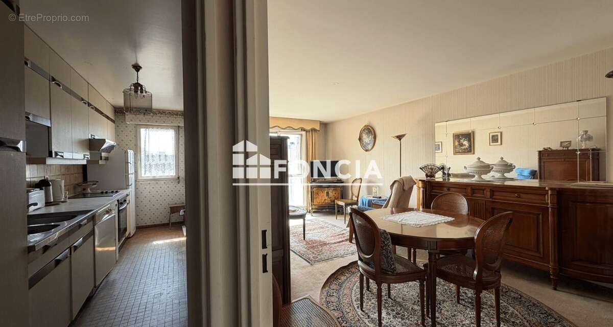 Appartement à PARIS-20E