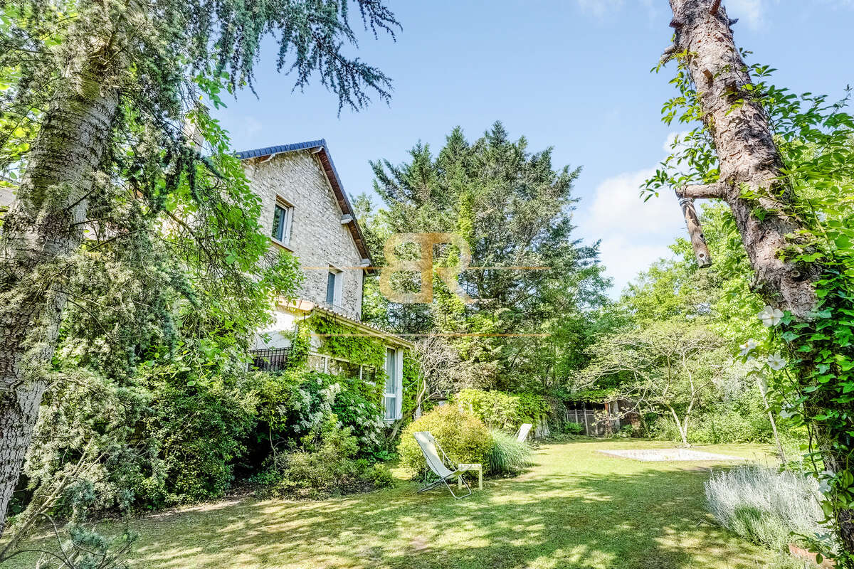 Maison à SAINT-MAUR-DES-FOSSES
