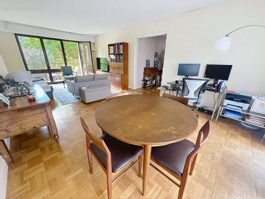 Appartement à VILLE-D'AVRAY