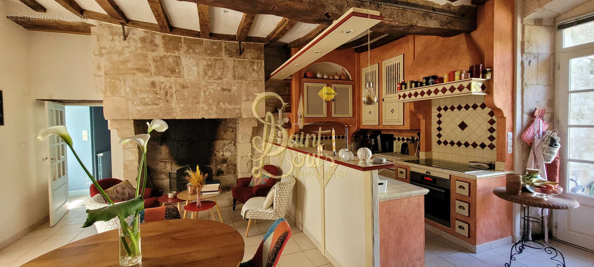 Maison à CHAMPIGNY-SUR-VEUDE