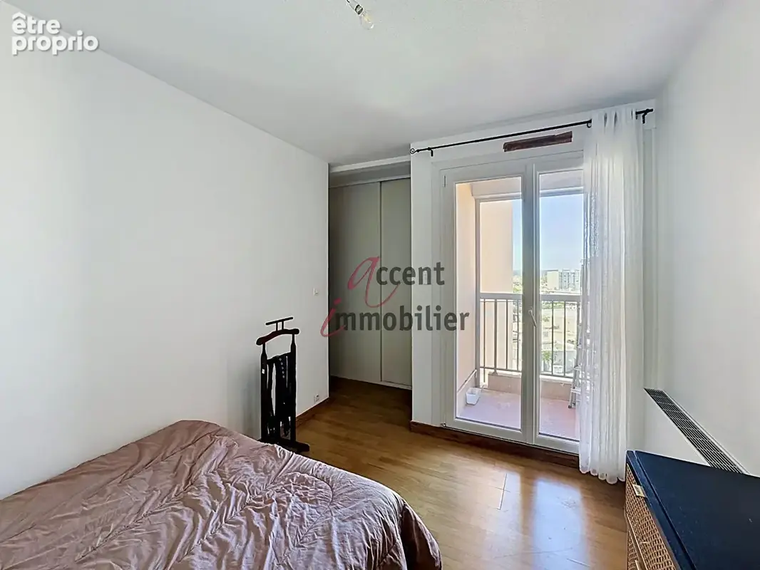 Salon De Provence bel appartement de type 3 de  78 m². - photo 12