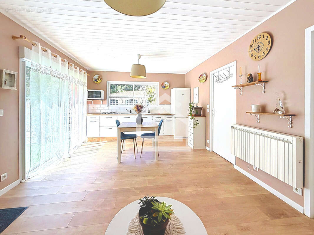 Élégante maison avec dépendance, parc paysager, piscine et au calme - photo 30