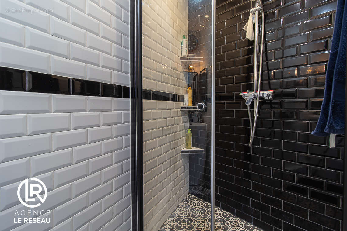 Appartement à CHARENTON-LE-PONT