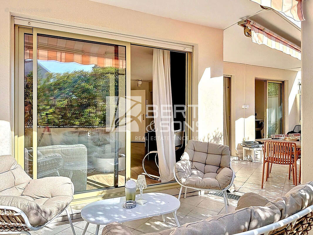 Appartement à LE CANNET