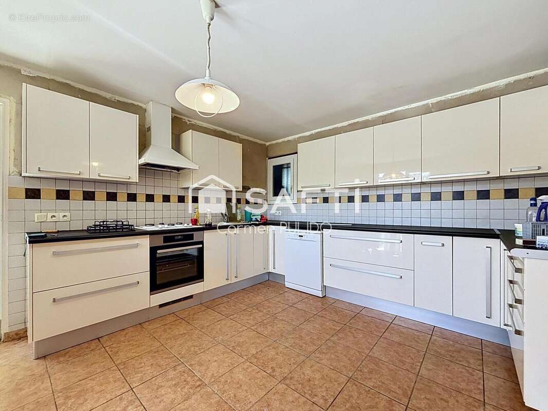 Maison 140 m² à Saint-Magne-De-Castillon  - photo 6