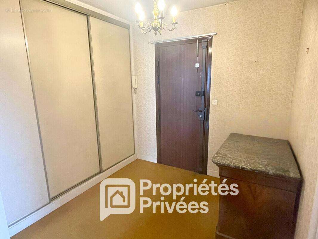 Appartement 69 m2, 3 pièces, balcon, cave, parking - photo 4