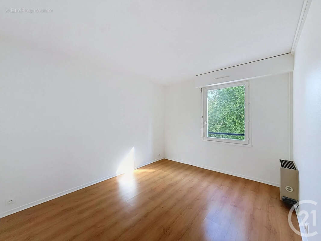 Appartement 92 m² à Avon  - photo 8