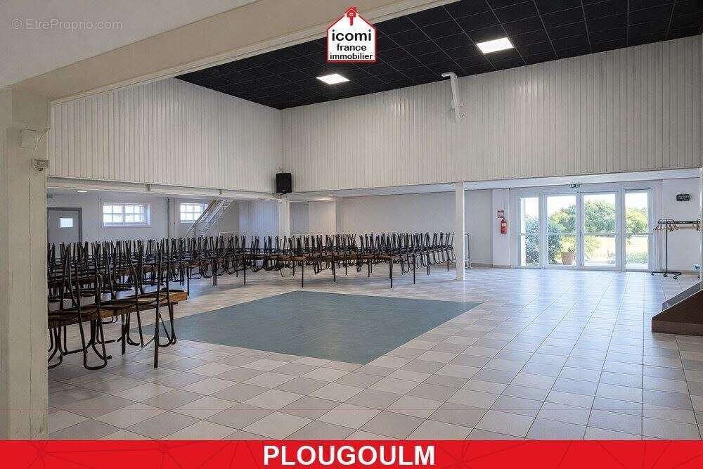 Finistere - plougoulm (29250) - a vendre - batiment de 500m² tout usage sur +2200m² de terrain constructible - usage actuelle sa - photo 7