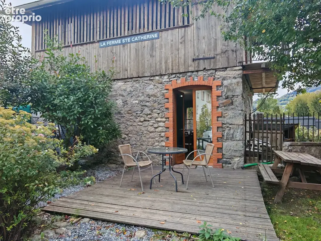 Chalet / mazot avec terrasse, jardin et parking – TANINGES - photo 9