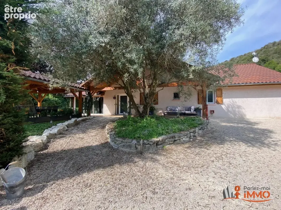 Maison à MURS-ET-GELIGNIEUX