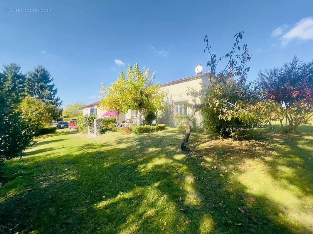 Maison à MONBAZILLAC