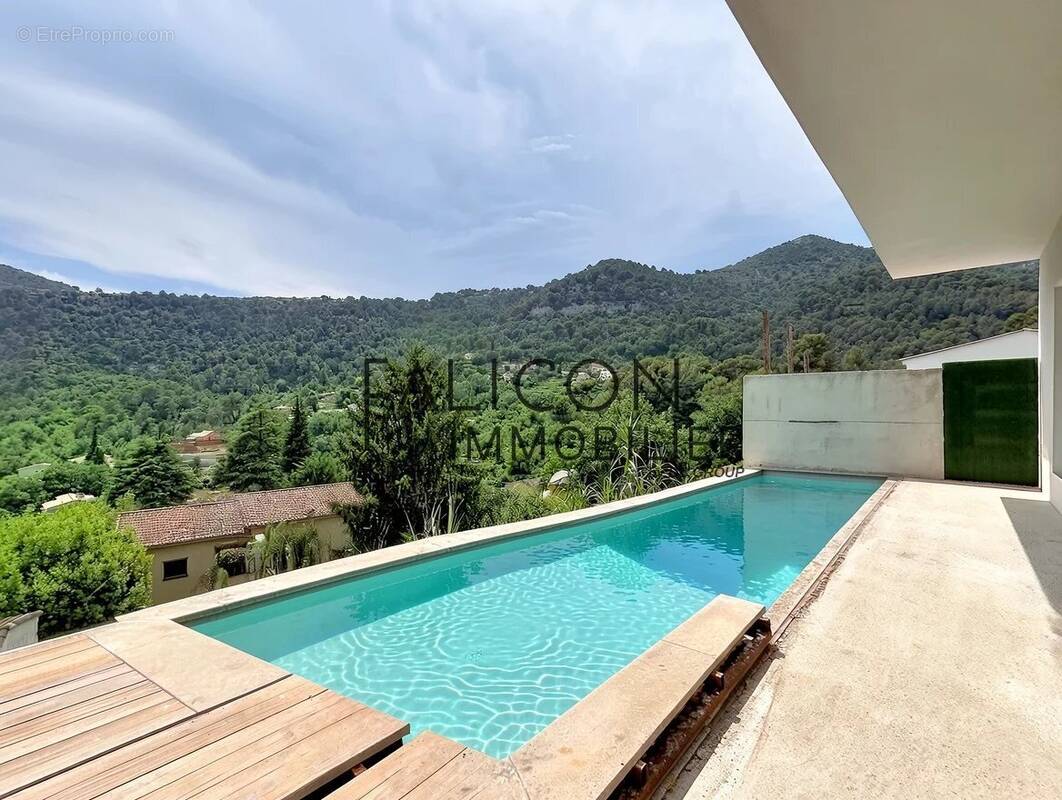 Maison à TOURRETTE-LEVENS