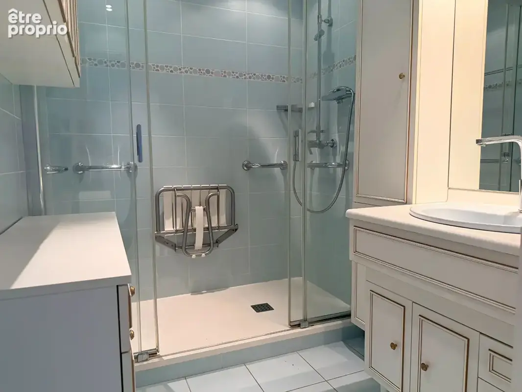 Appartement T4 de 71 m² hab au 5ème et dernier étage avec asc, garage et balcon - photo 10