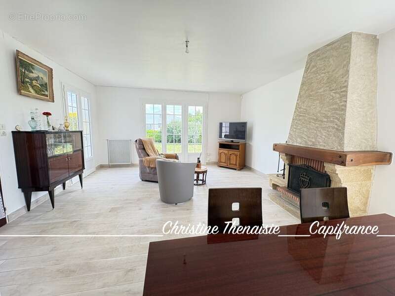 Maison à vendre 4 chambres dont 2 de plain-pied + 2 salles d'eau + 2 wc + Garage - Terrain piscinable SAINT HILAIRE DE RIEZ (85) - photo 5
