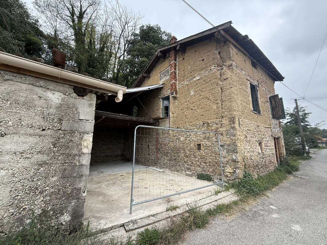 Maison à LIMONY