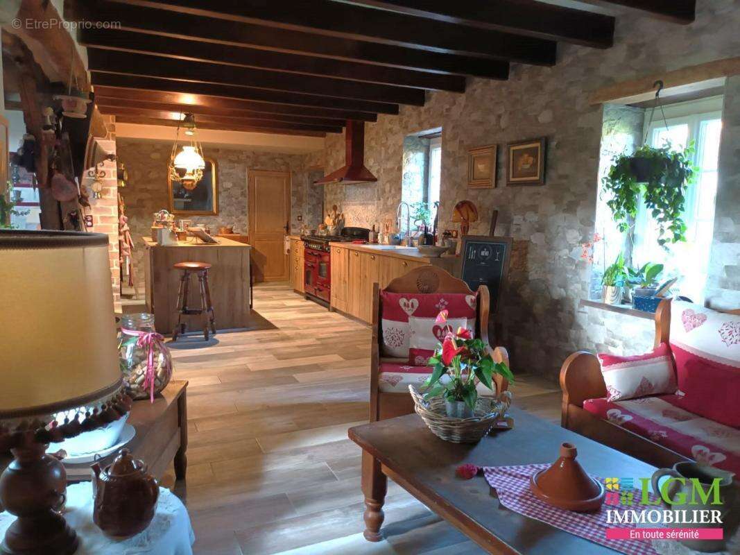 Maison à SAINT-LON-LES-MINES