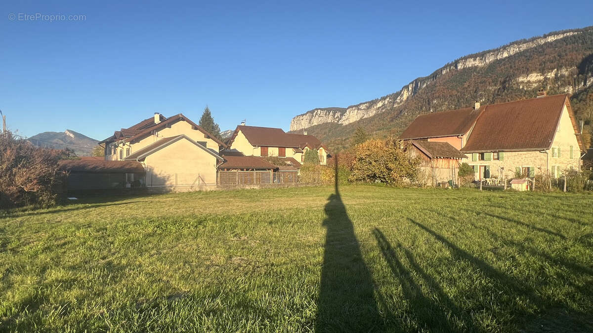 Terrain à SAINT-LAURENT-DU-PONT