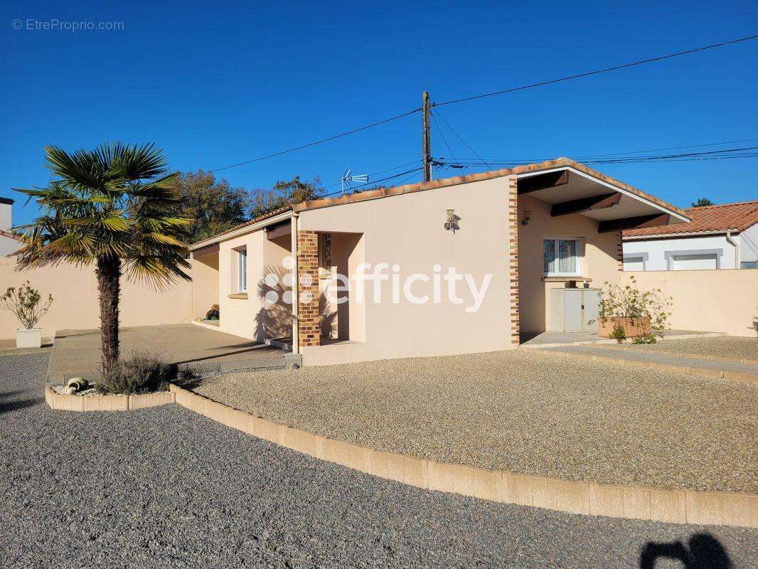 Maison à LA CHEVROLIERE