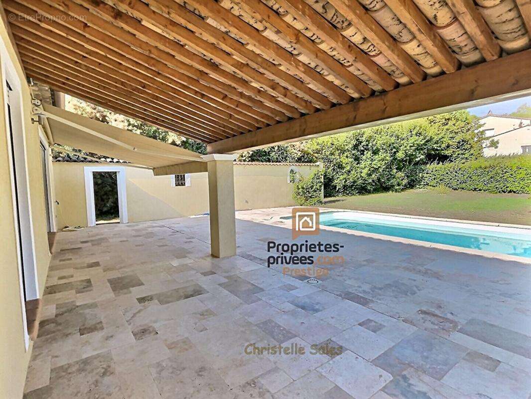 Villa  4 pièce(s) de plain-pied 135 m2 AVEC GARAGE ET PISCINE - photo 5