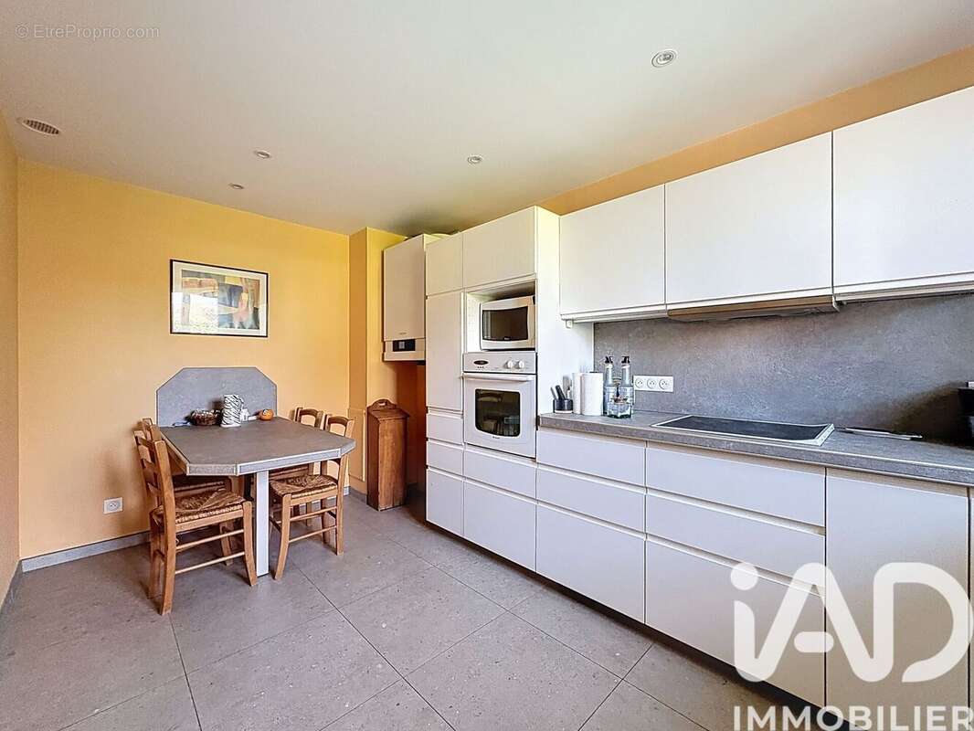 Photo 6 - Maison à TOUSSUS-LE-NOBLE