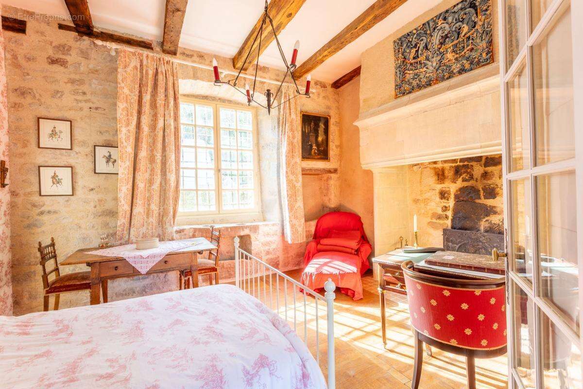 Maison à MARCILLAC-VALLON