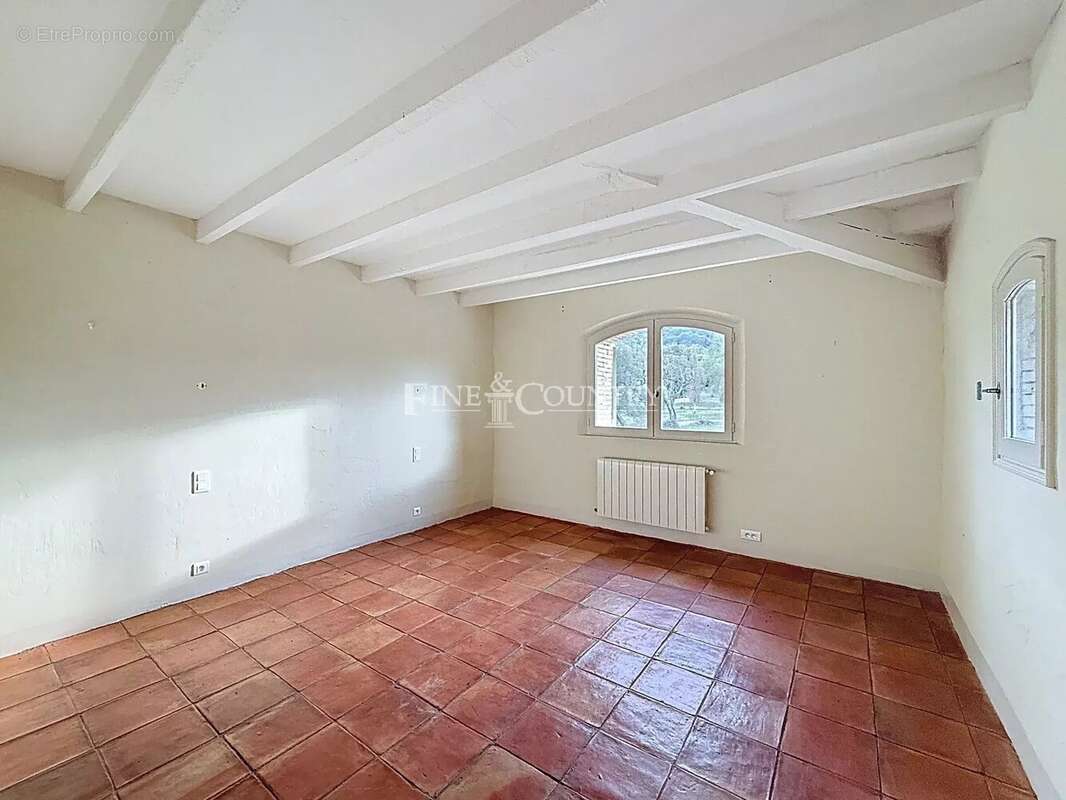 Maison à ROQUEBRUNE-SUR-ARGENS