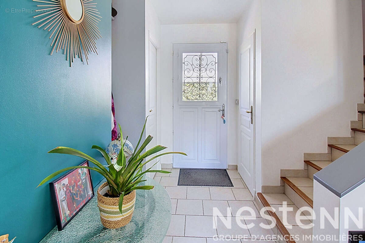 A VENDRE FLAYOSC Maison 3 chambres PISCINE GARAGE sur terrain de 1200 m² clos - photo 3