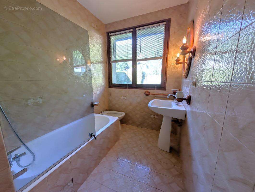 Maison à FONTANIL-CORNILLON