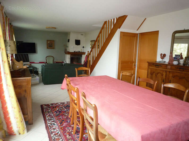 MONTDAUPHIN (77) à vendre ensemble immobilier composé de deux maisons, de 2 bâtiments industriels sur un terrain de  de 2 hectar - photo 23