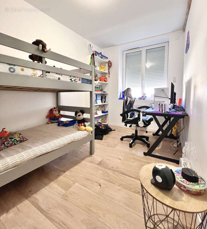 Appartement à SAINT-JEAN-BONNEFONDS