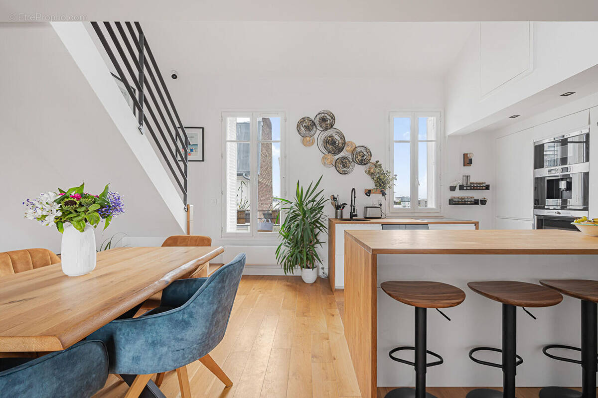 Appartement à PARIS-14E