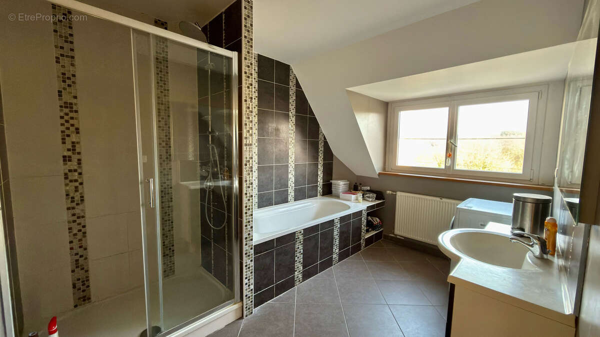 Maison à SAINT-ETIENNE-AU-MONT