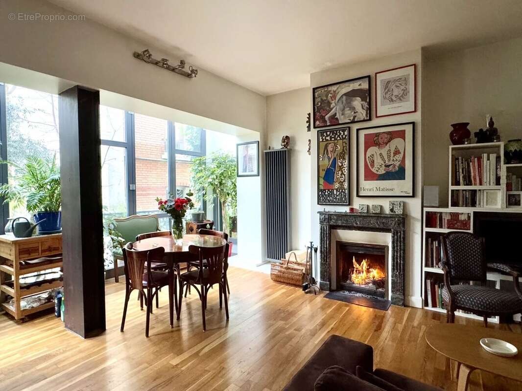Appartement à PARIS-17E