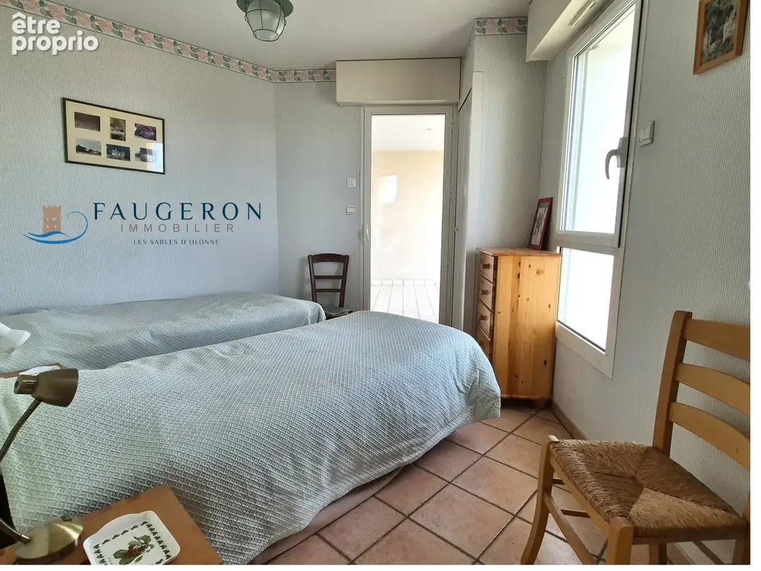 LA CHAUME - Rare Appart T4 94 m2 + cave & parking / 2 terrasses panoramiques - photo 5