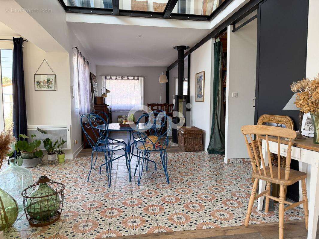 Superbe maison de caractère avec vue mer et potentiel locatif ! - photo 2